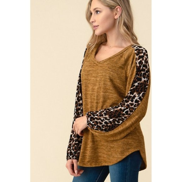 KNIT V NECK LEOPARD Women Long Sleeve Top - Picture 5 of 9